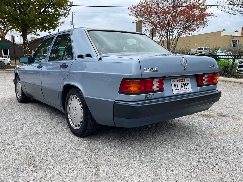 1992 Mercedes-Benz 190E - Image 8 of 31