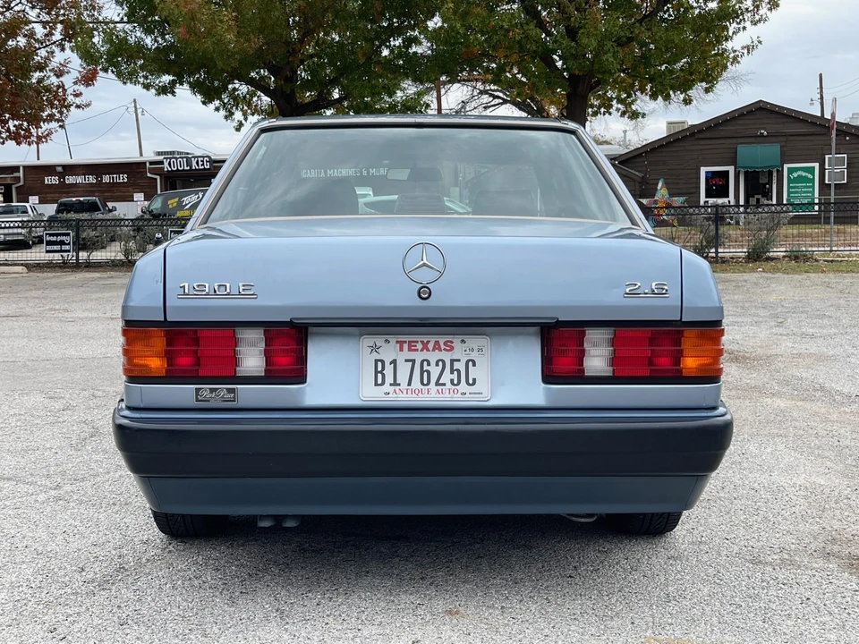 1992 Mercedes-Benz 190E - Image 7 of 31