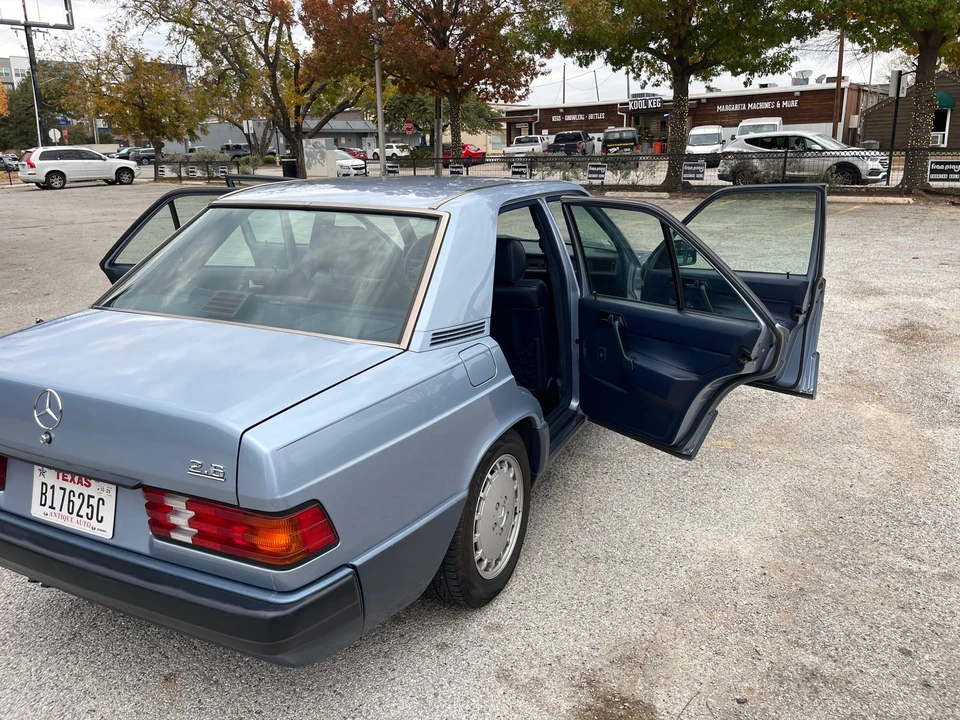 1992 Mercedes-Benz 190E - Image 15 of 31