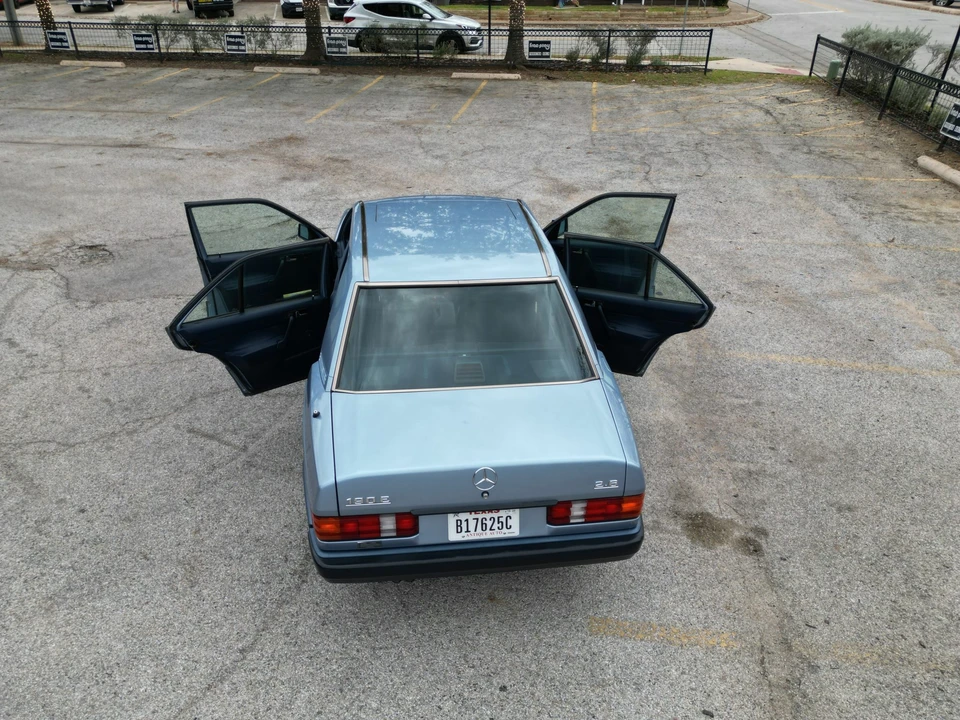 1992 Mercedes-Benz 190E - Image 16 of 31