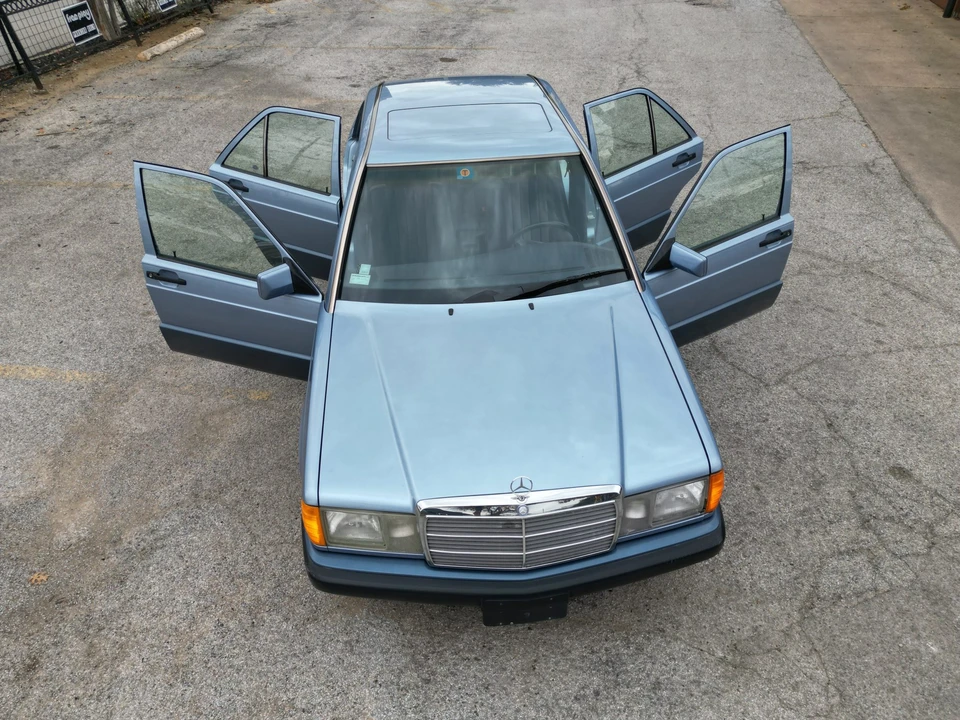 1992 Mercedes-Benz 190E - Image 14 of 31