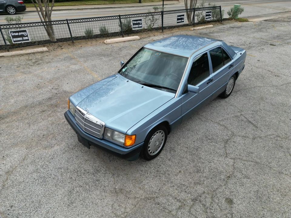 1992 Mercedes-Benz 190E - Image 12 of 31