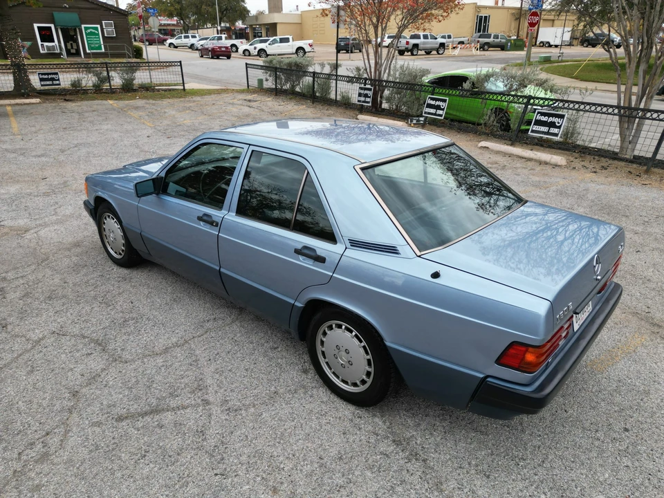 1992 Mercedes-Benz 190E - Image 9 of 31