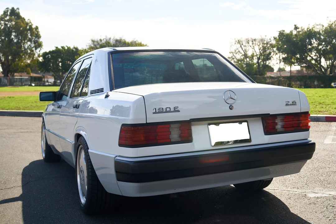 1992 Mercedes-Benz 190E - Image 11 of 30