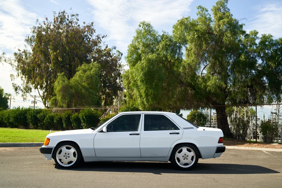 1992 Mercedes-Benz 190E - Image 9 of 30