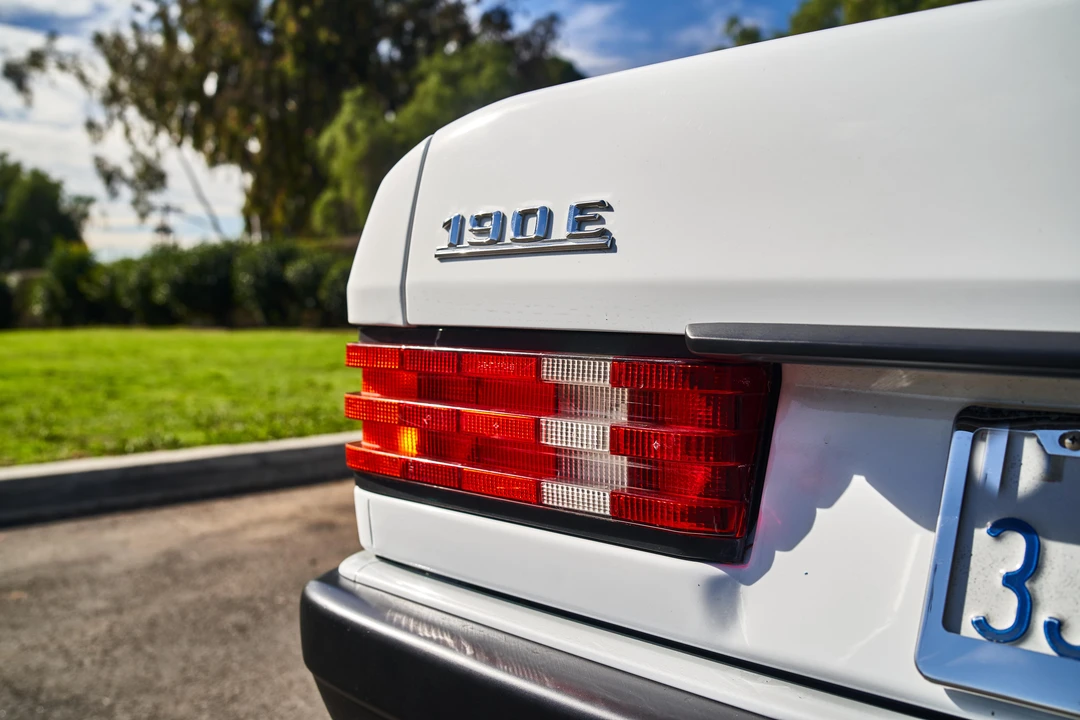1992 Mercedes-Benz 190E - Image 19 of 30