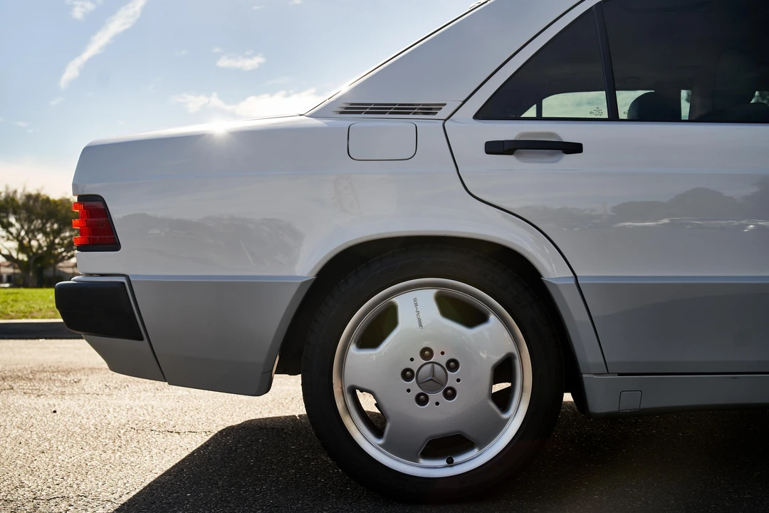 1992 Mercedes-Benz 190E - Image 21 of 30