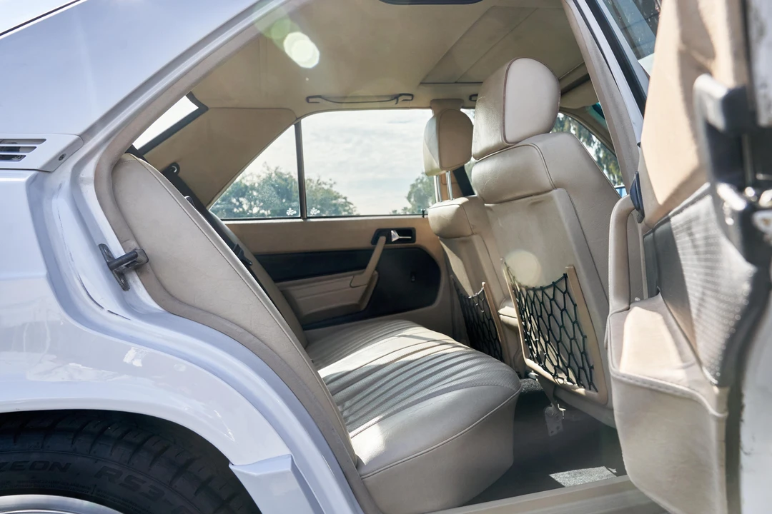 1992 Mercedes-Benz 190E - Image 29 of 30