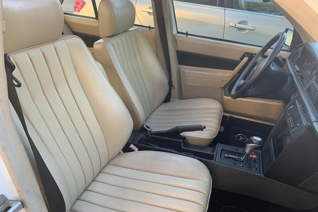 1992 Mercedes-Benz 190E - Image 28 of 30