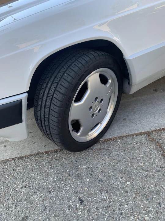 1992 Mercedes-Benz 190E - Image 25 of 30