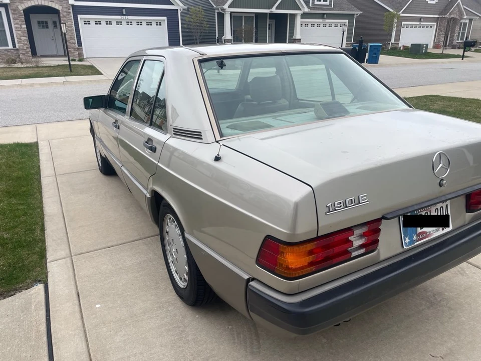 1992 Mercedes-Benz 190E - Image 13 of 31