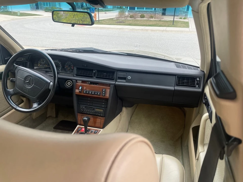 1992 Mercedes-Benz 190E - Image 27 of 31