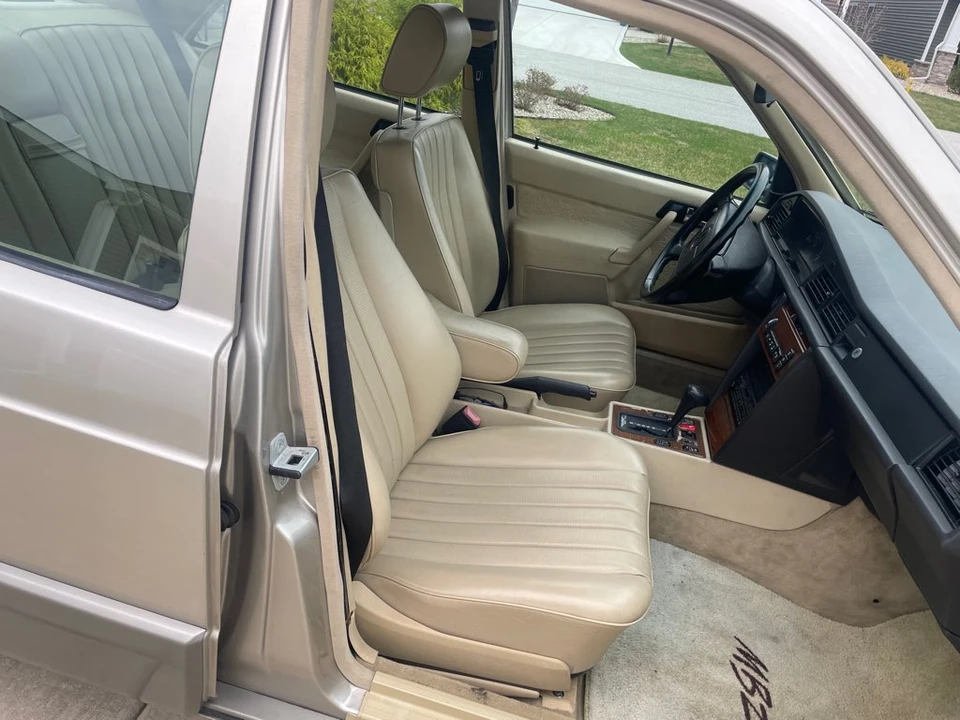 1992 Mercedes-Benz 190E - Image 24 of 31