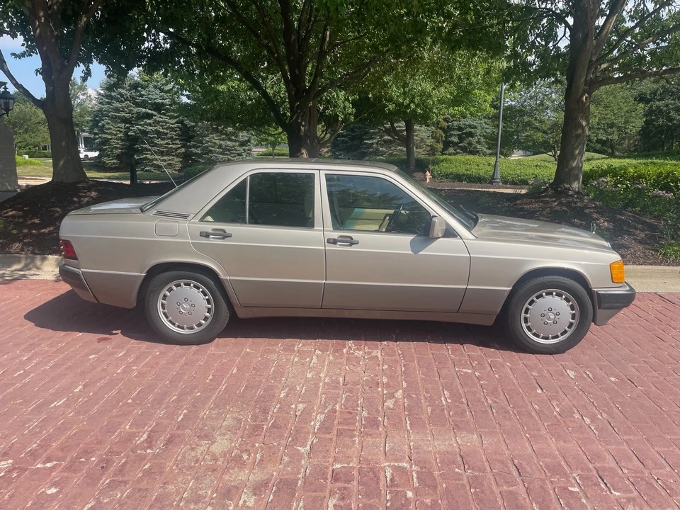 1992 Mercedes-Benz 190E - Image 8 of 31