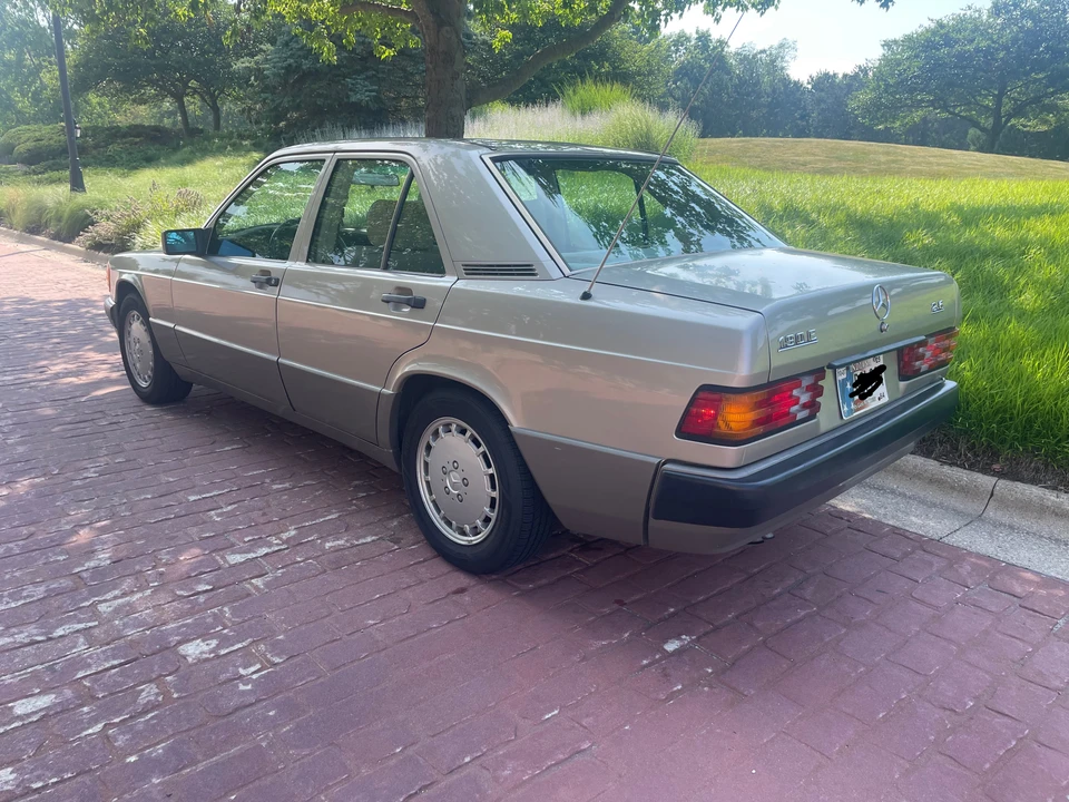 1992 Mercedes-Benz 190E - Image 11 of 31