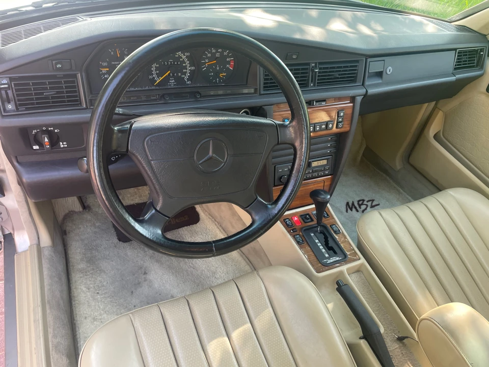 1992 Mercedes-Benz 190E - Image 20 of 31