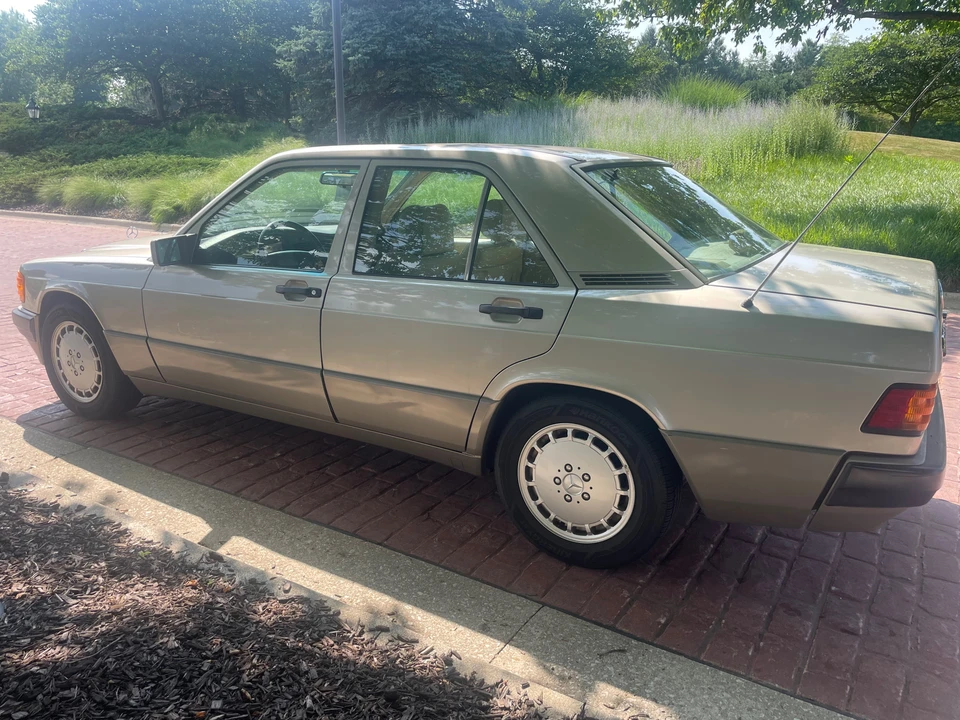 1992 Mercedes-Benz 190E - Image 6 of 31