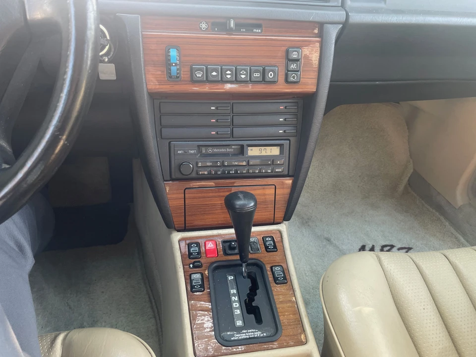 1992 Mercedes-Benz 190E - Image 23 of 31