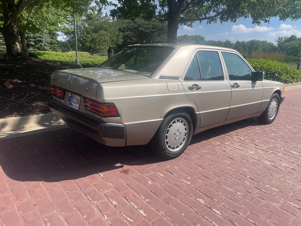 1992 Mercedes-Benz 190E - Image 7 of 31