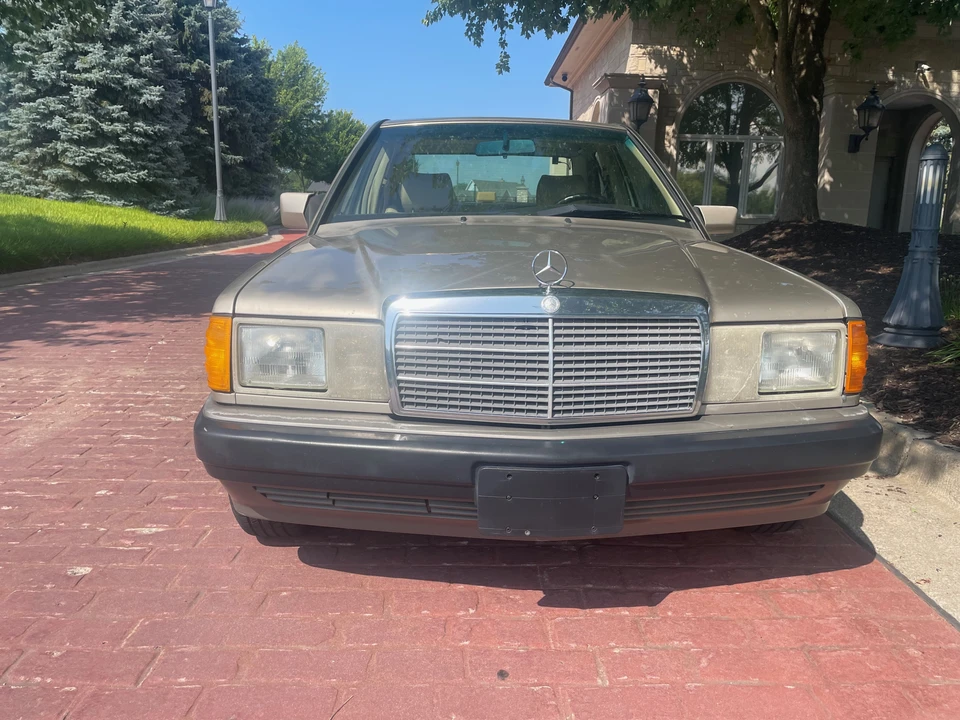 1992 Mercedes-Benz 190E - Image 3 of 31