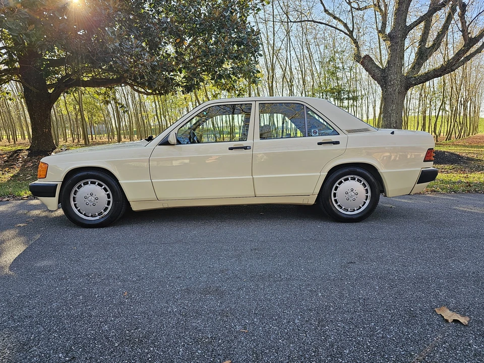 1992 Mercedes-Benz 190E - Image 16 of 31