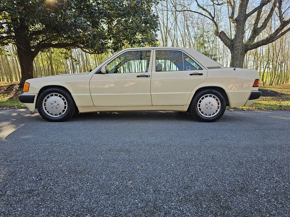 1992 Mercedes-Benz 190E - Image 15 of 31