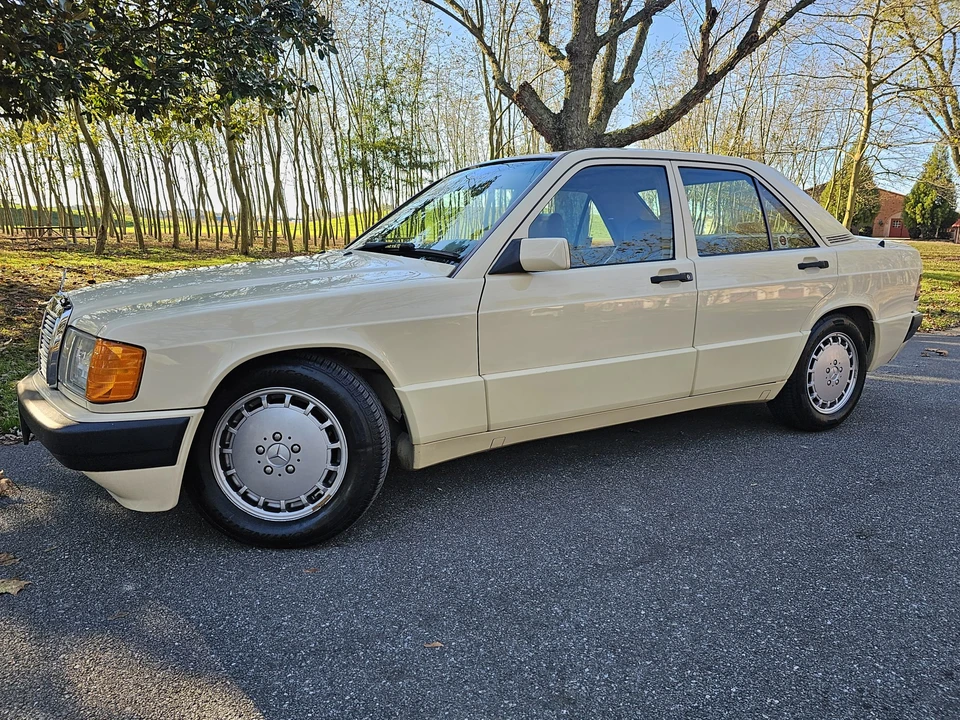 1992 Mercedes-Benz 190E - Image 11 of 31