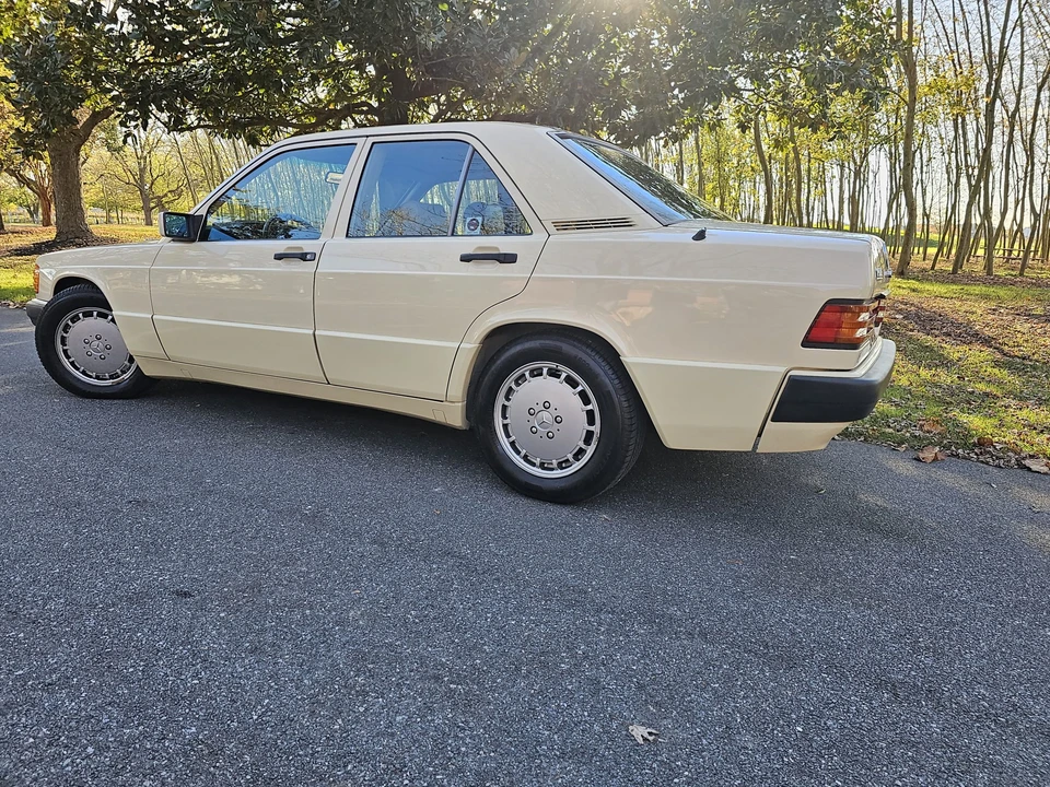 1992 Mercedes-Benz 190E - Image 20 of 31