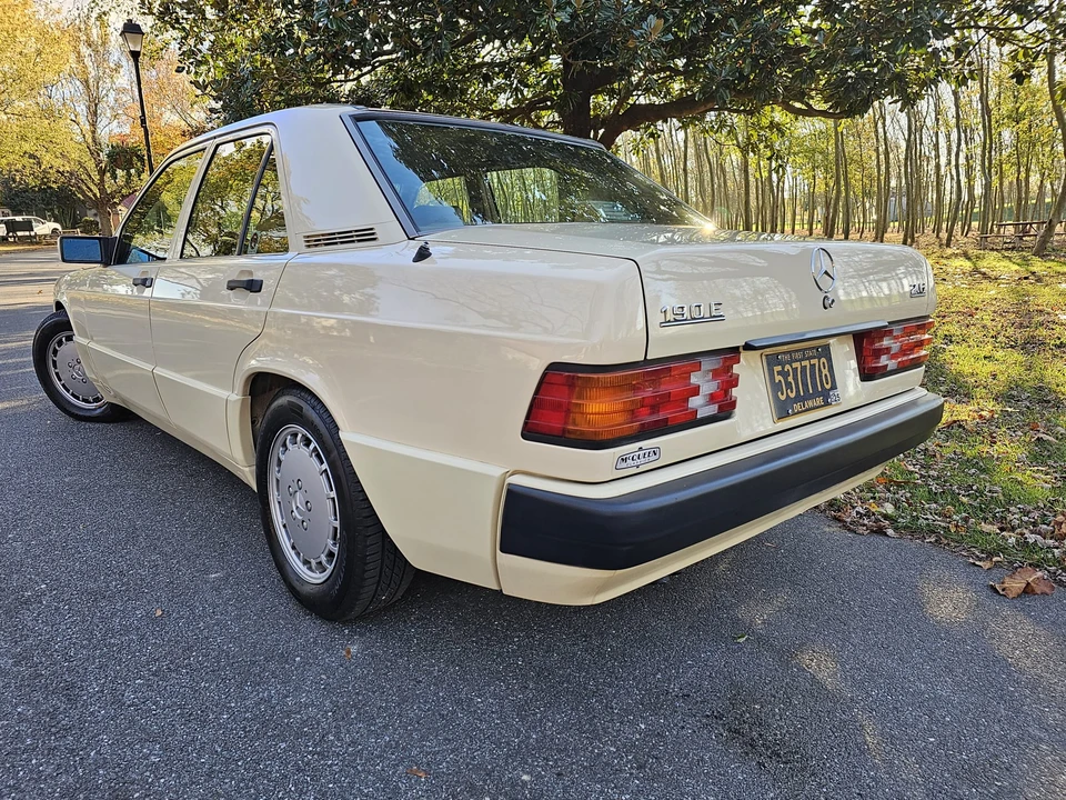 1992 Mercedes-Benz 190E - Image 26 of 31