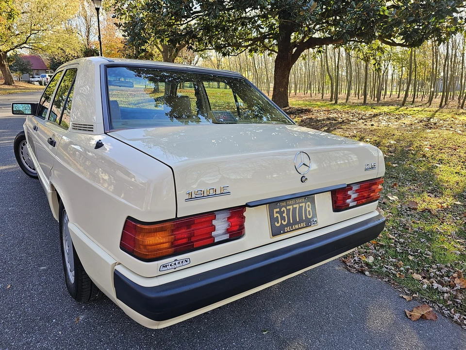 1992 Mercedes-Benz 190E - Image 29 of 31