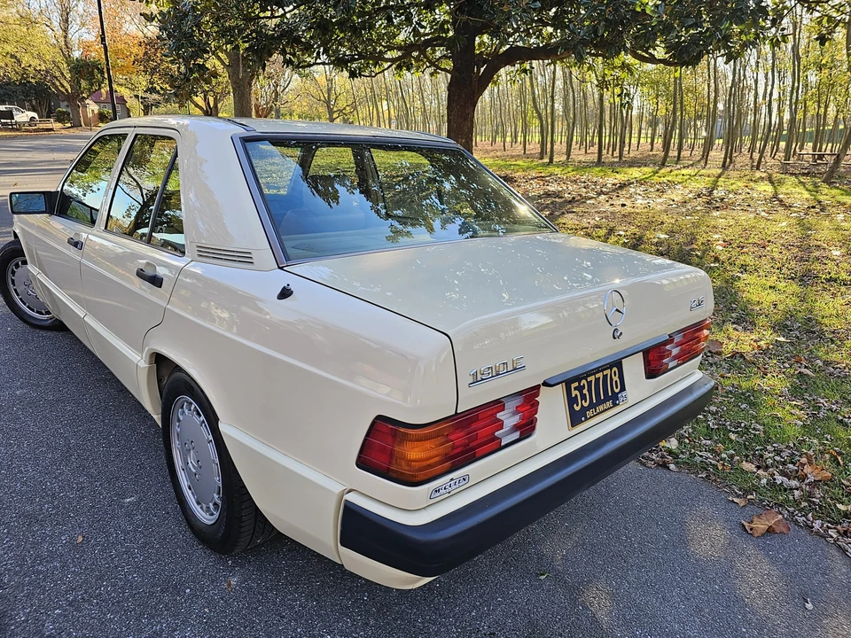 1992 Mercedes-Benz 190E - Image 30 of 31