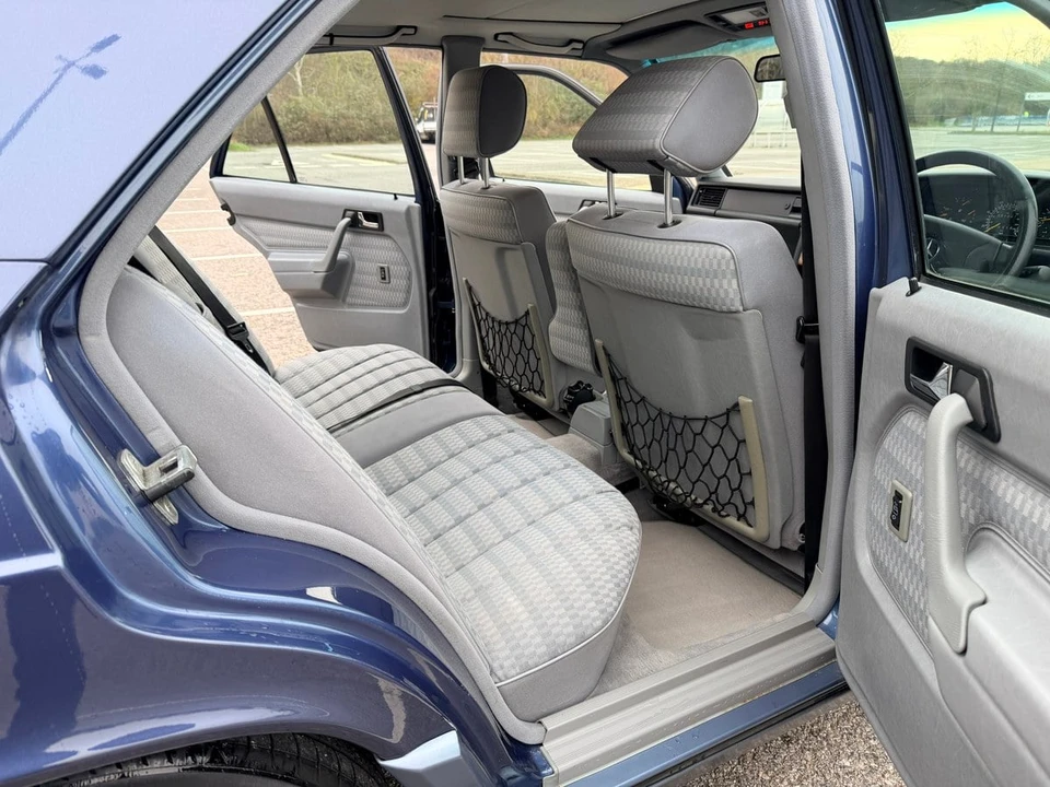 1992 Mercedes-Benz 190E - Image 6 of 30