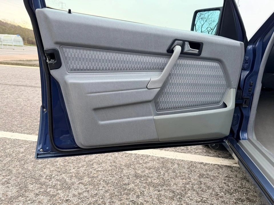 1992 Mercedes-Benz 190E - Image 24 of 30