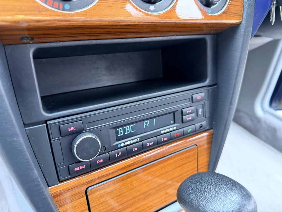 1992 Mercedes-Benz 190E - Image 14 of 30
