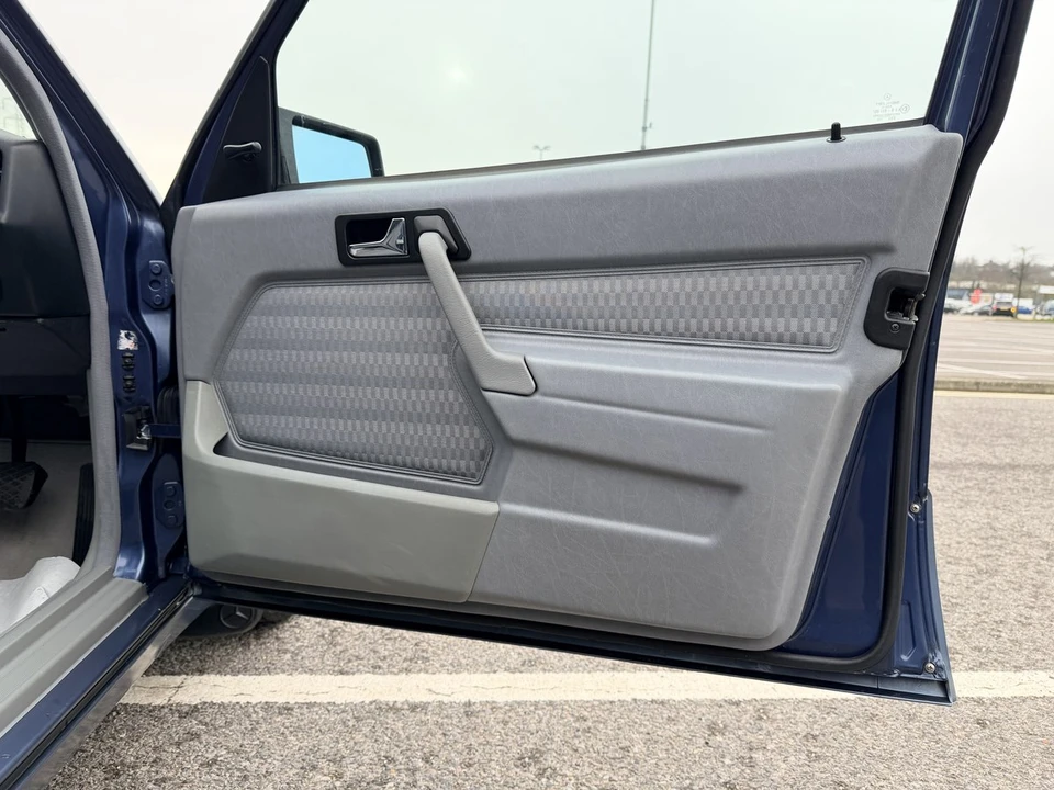 1992 Mercedes-Benz 190E - Image 21 of 30
