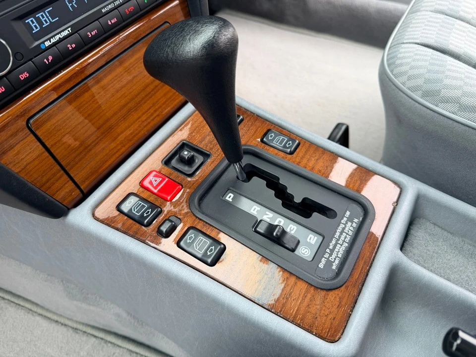 1992 Mercedes-Benz 190E - Image 10 of 30