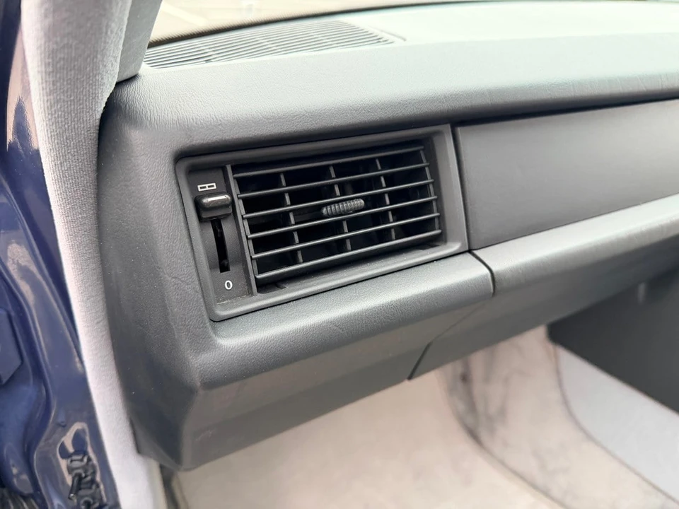 1992 Mercedes-Benz 190E - Image 28 of 30
