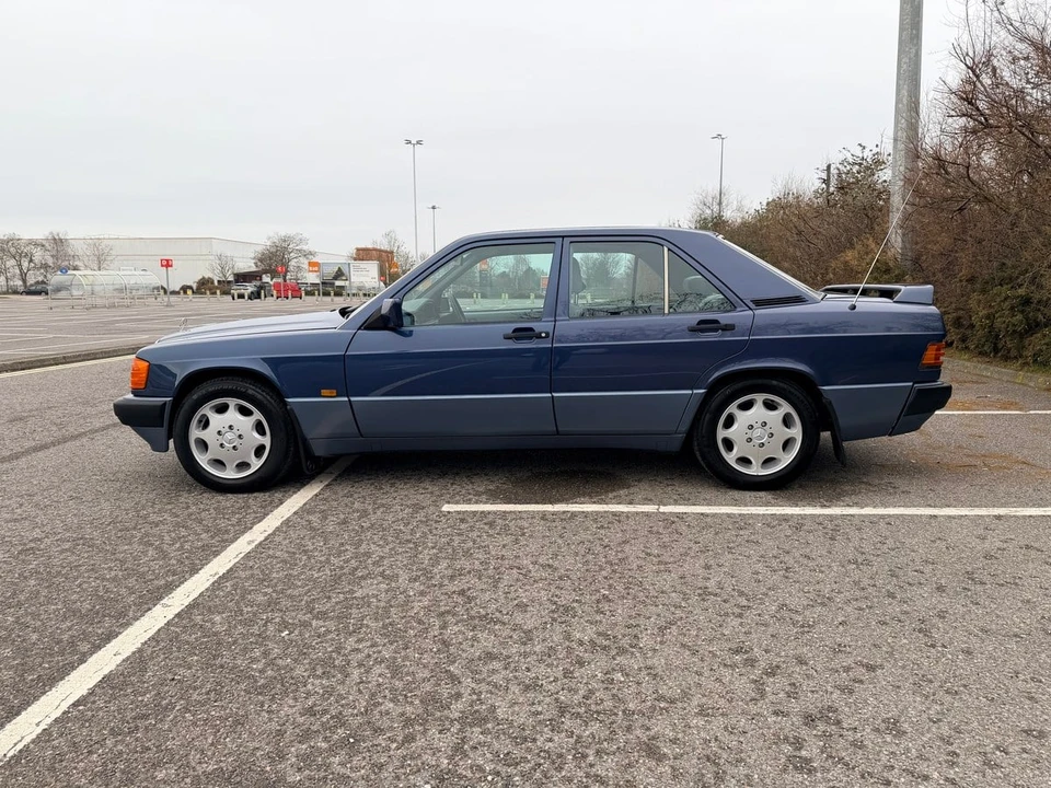 1992 Mercedes-Benz 190E - Image 9 of 30