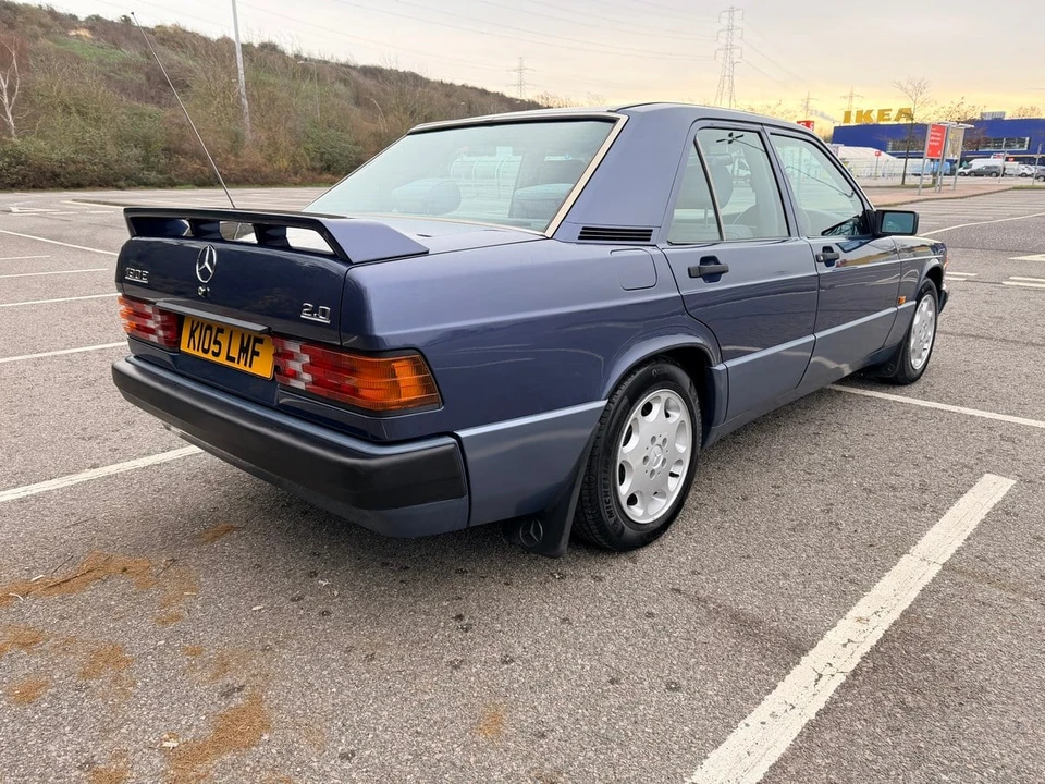 1992 Mercedes-Benz 190E - Image 15 of 30