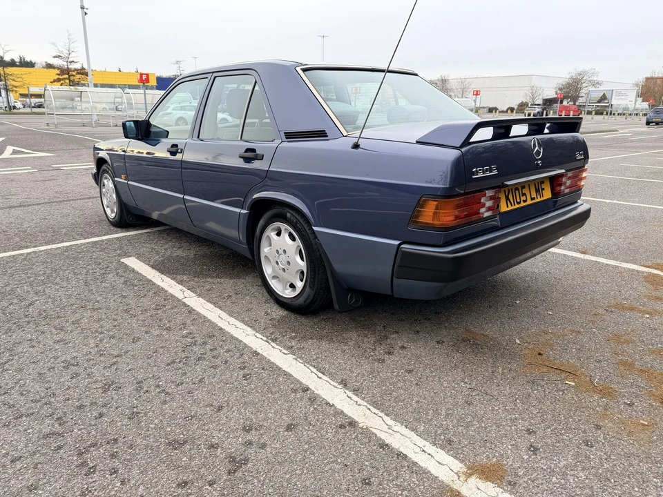 1992 Mercedes-Benz 190E - Image 11 of 30