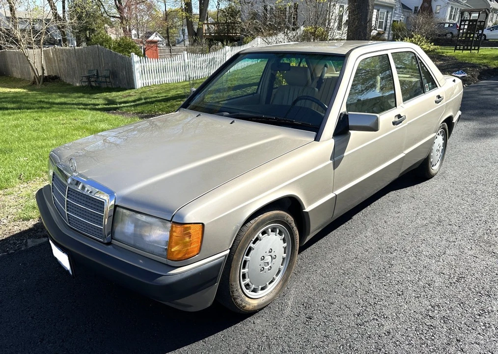 1992 Mercedes-Benz 190E - Image 2 of 31