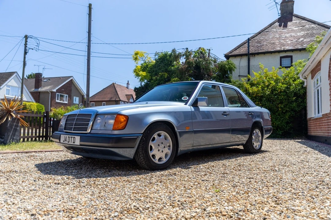1992 Mercedes-Benz W124 E-Class - Image 2 of 30