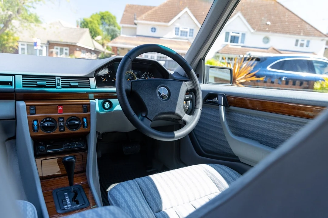 1992 Mercedes-Benz W124 E-Class - Image 27 of 30