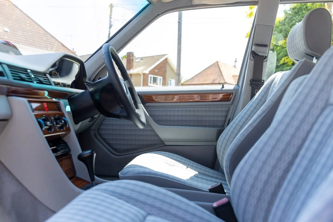 1992 Mercedes-Benz W124 E-Class - Image 24 of 30