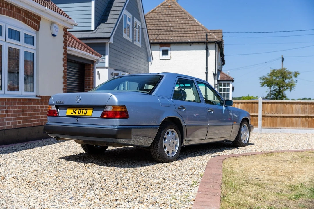 1992 Mercedes-Benz W124 E-Class - Image 12 of 30