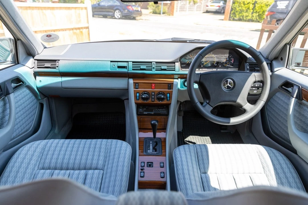 1992 Mercedes-Benz W124 E-Class - Image 26 of 30