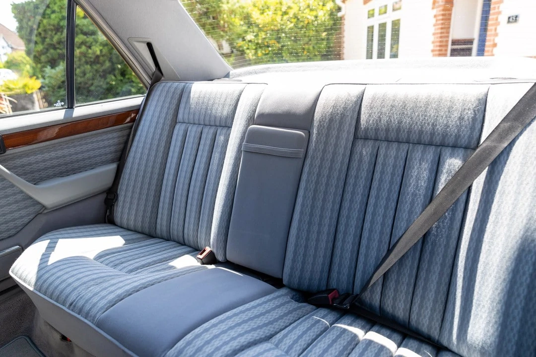 1992 Mercedes-Benz W124 E-Class - Image 28 of 30