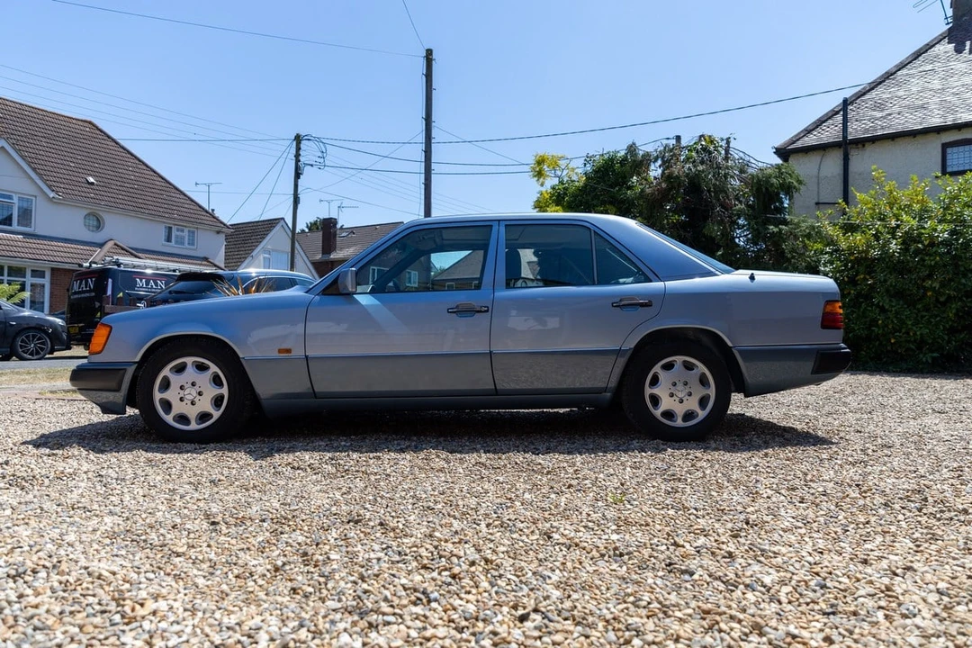 1992 Mercedes-Benz W124 E-Class - Image 6 of 30