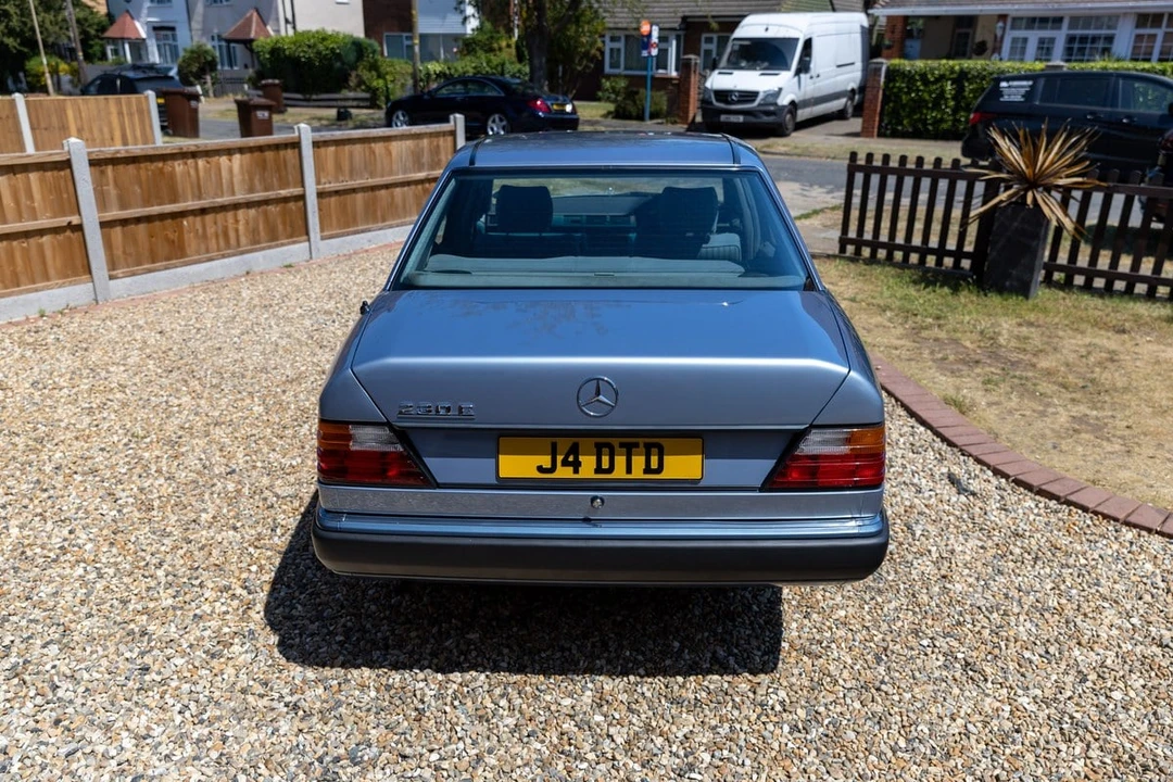 1992 Mercedes-Benz W124 E-Class - Image 7 of 30