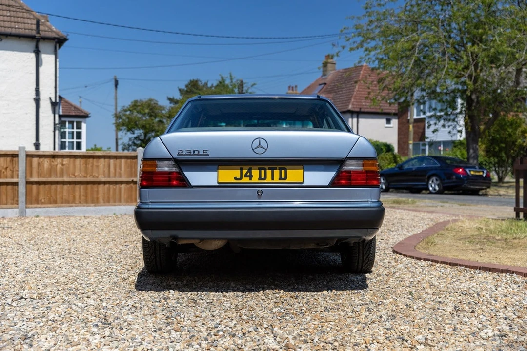 1992 Mercedes-Benz W124 E-Class - Image 10 of 30